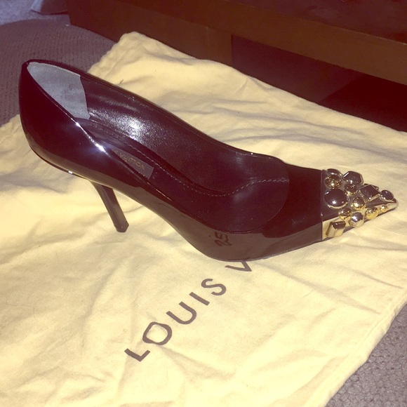 A Louis Vuitton shoes - Picture 1 of 5